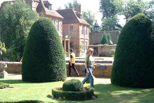Groombridge Place Gardens - Dave Parker's photographs