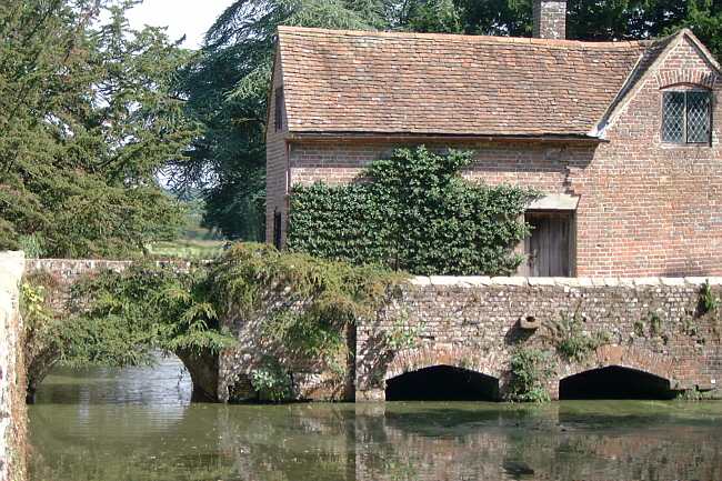 Groombridge Place Gardens - Dave Parker's photographs