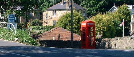 Telephone kiosk in Ventnor