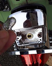 Service a neco abruzzi scooter - number/license plate light fitting