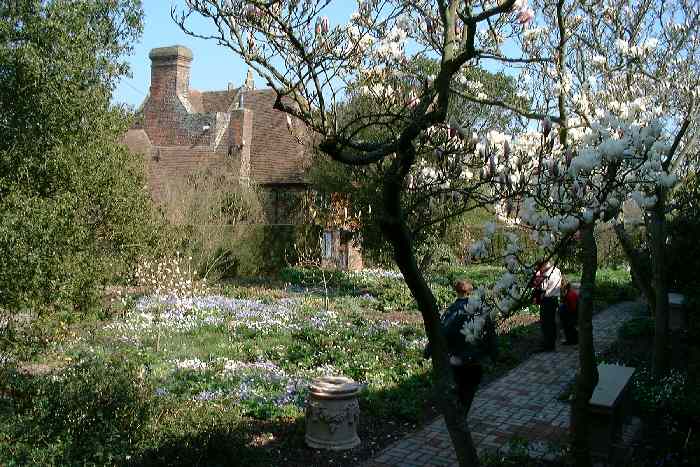 delos towards white garden