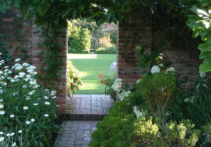 white garden in August